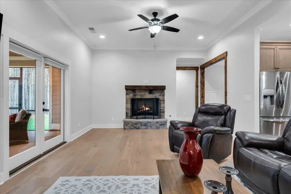 $950,000 | 3590 Crockett Pointe, Unit JF307, Jasper, TN 37347