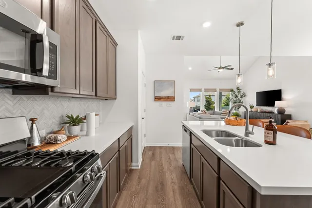 $434,900 | 6512 Velvet Leaf Lane, Buda, TX 78610