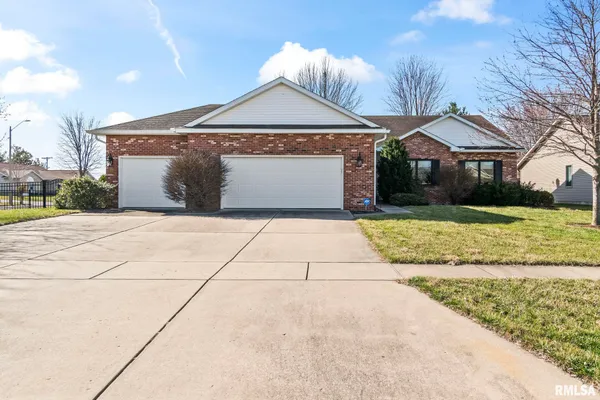 $380,000 | 3500 Sandwood Drive, Springfield, IL 62711
