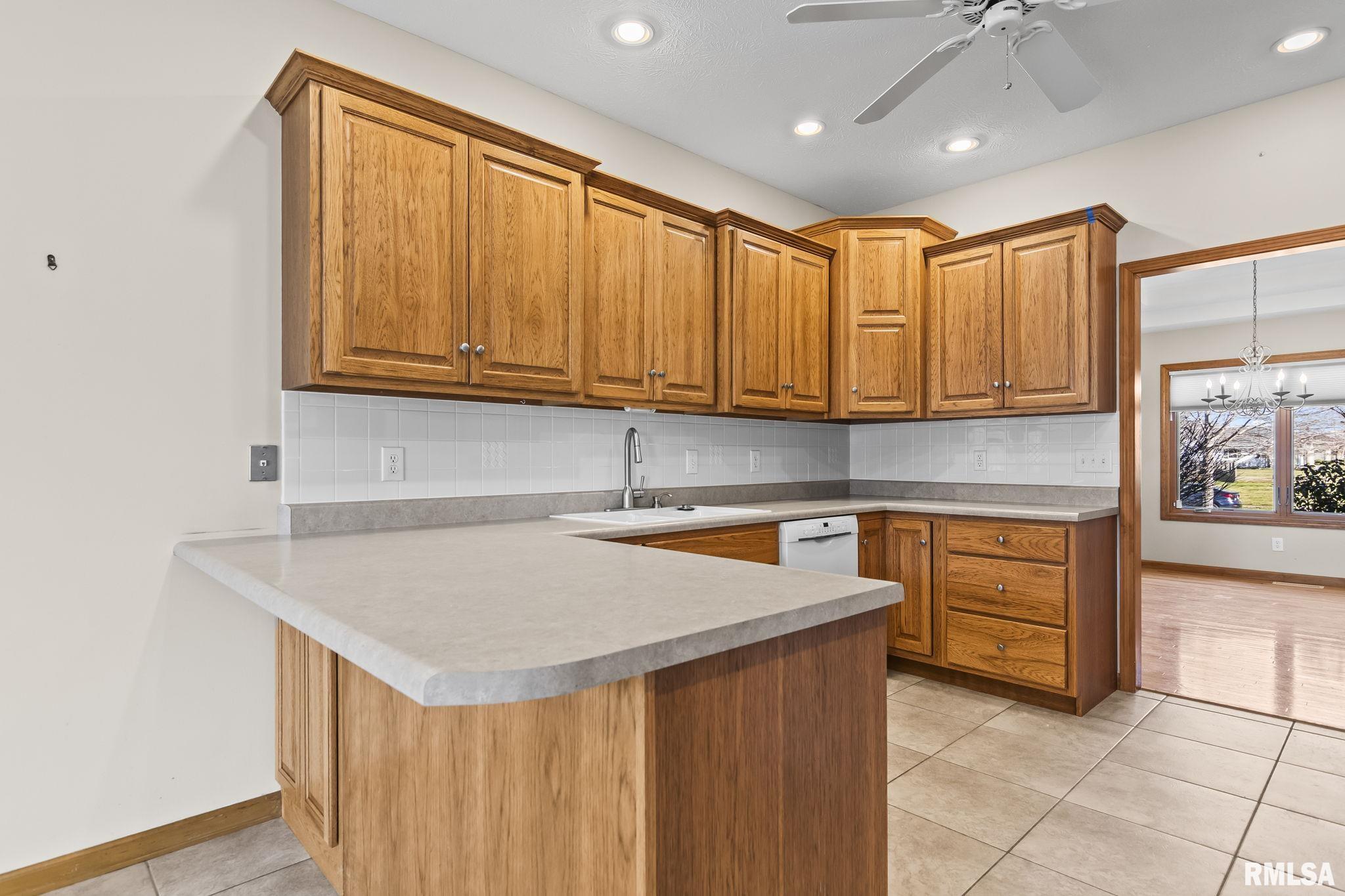 3500 Sandwood Drive Springfield, IL 62711 - Photo 18 of 38