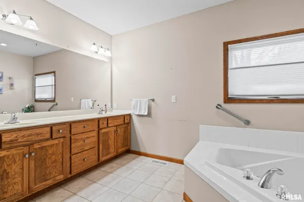 $380,000 | 3500 Sandwood Drive, Springfield, IL 62711