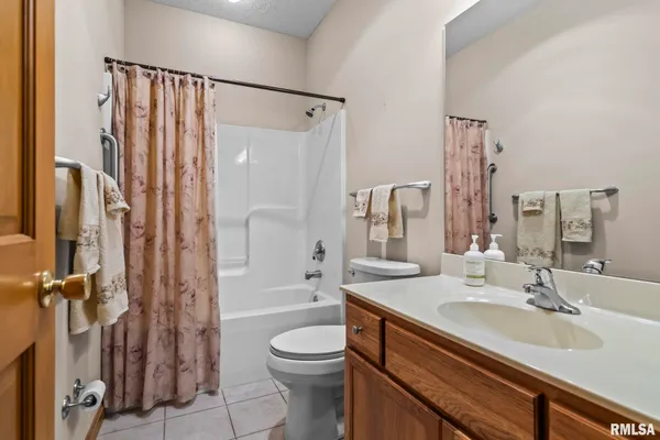 $380,000 | 3500 Sandwood Drive, Springfield, IL 62711