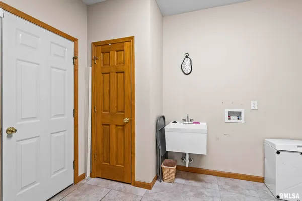 $380,000 | 3500 Sandwood Drive, Springfield, IL 62711
