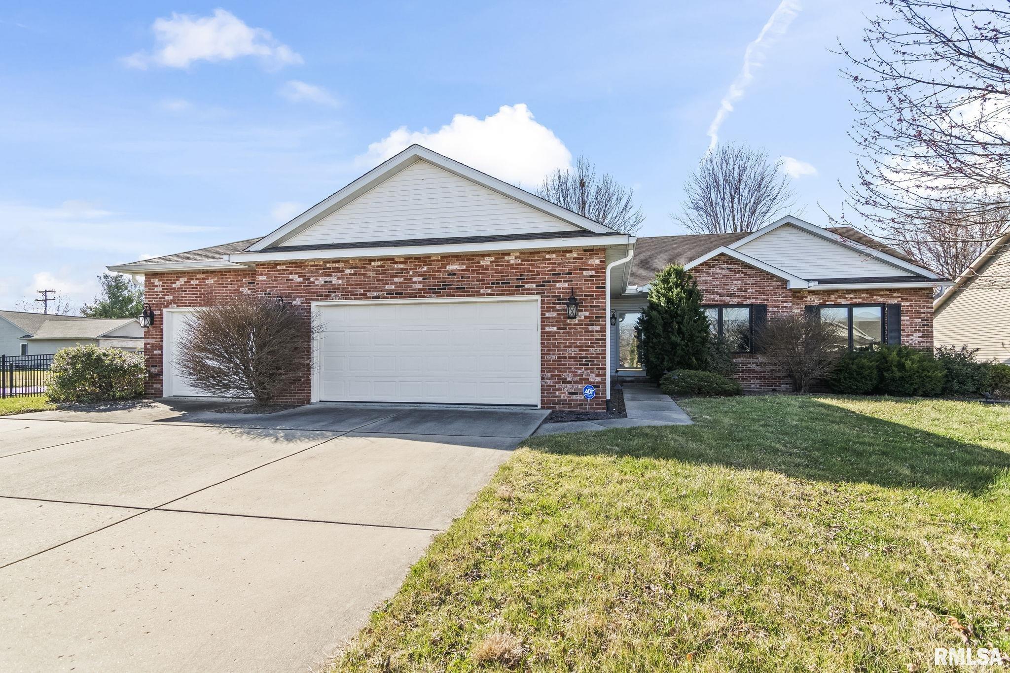 3500 Sandwood Drive Springfield, IL 62711 - Photo 3 of 38