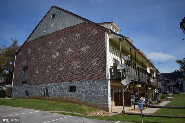 $800 | 1121 Stanley Avenue, Unit 1, Chambersburg, PA 17201