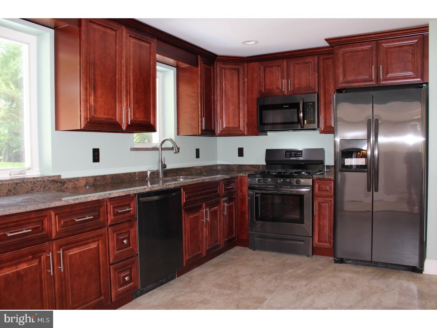 1630 Larkin Road Marcus Hook, PA 19061 - Photo 4 of 25 Gallery Image 4