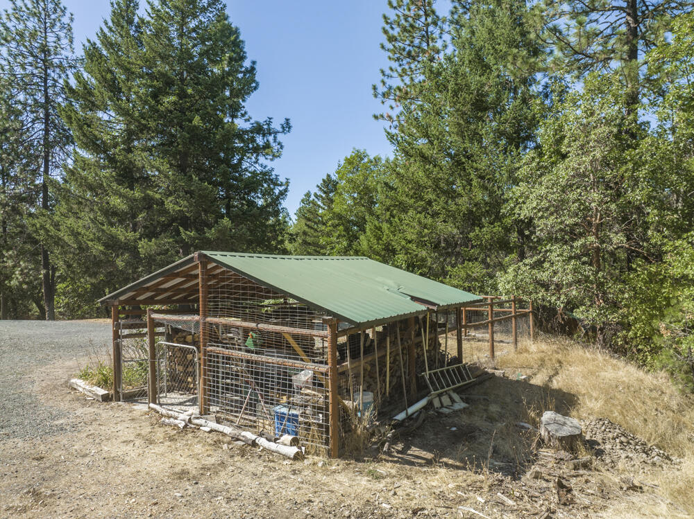 2006 Stringer Gap Road Grants Pass, OR 97527 - Photo 45 of 63 44