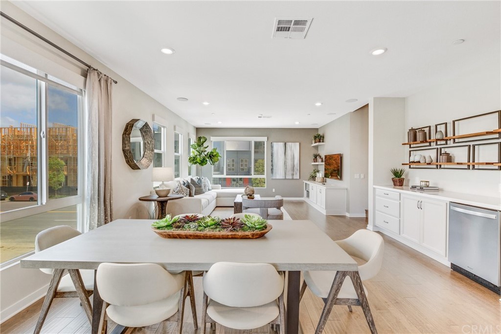 132 Citysquare Irvine, CA 92614 - Photo 24 of 60