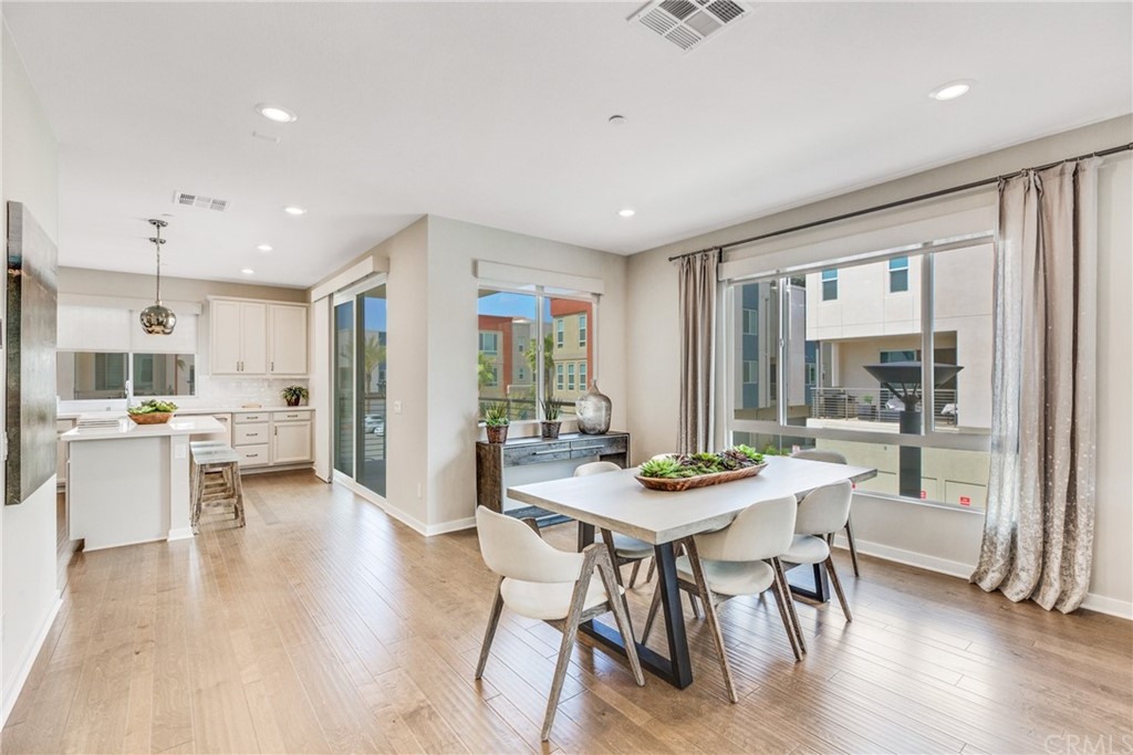 132 Citysquare Irvine, CA 92614 - Photo 26 of 60