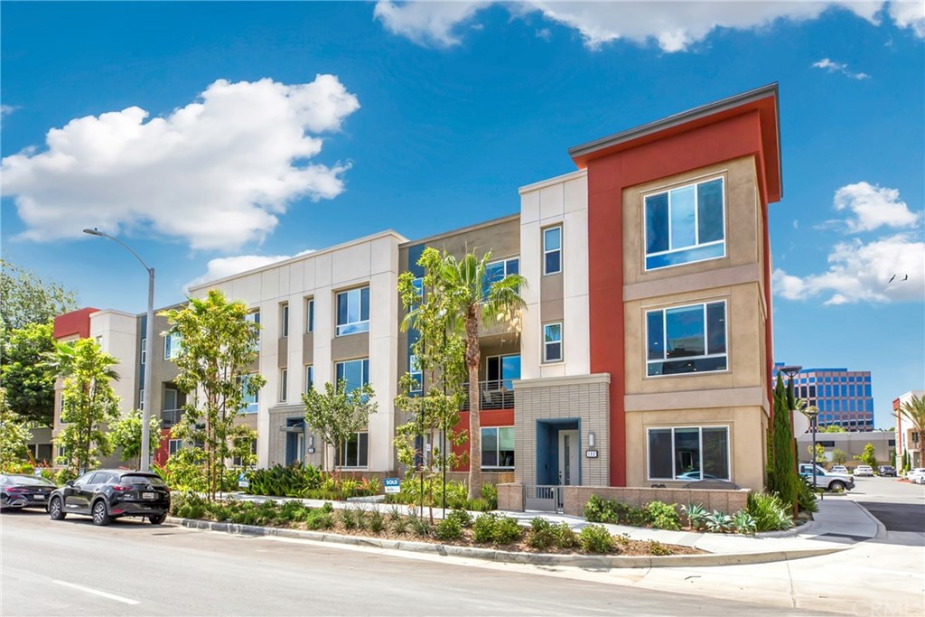 132 Citysquare Irvine, CA 92614 - Photo 4 of 60