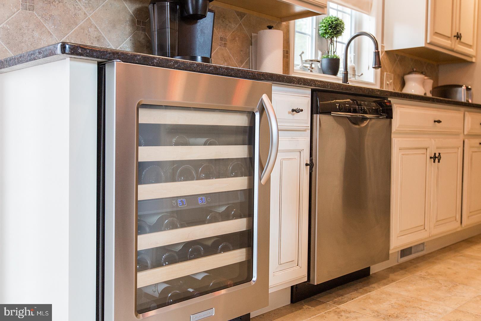 242 Browning Road Lancaster, PA 17602 - Photo 23 of 63 Built in Wine Cooler