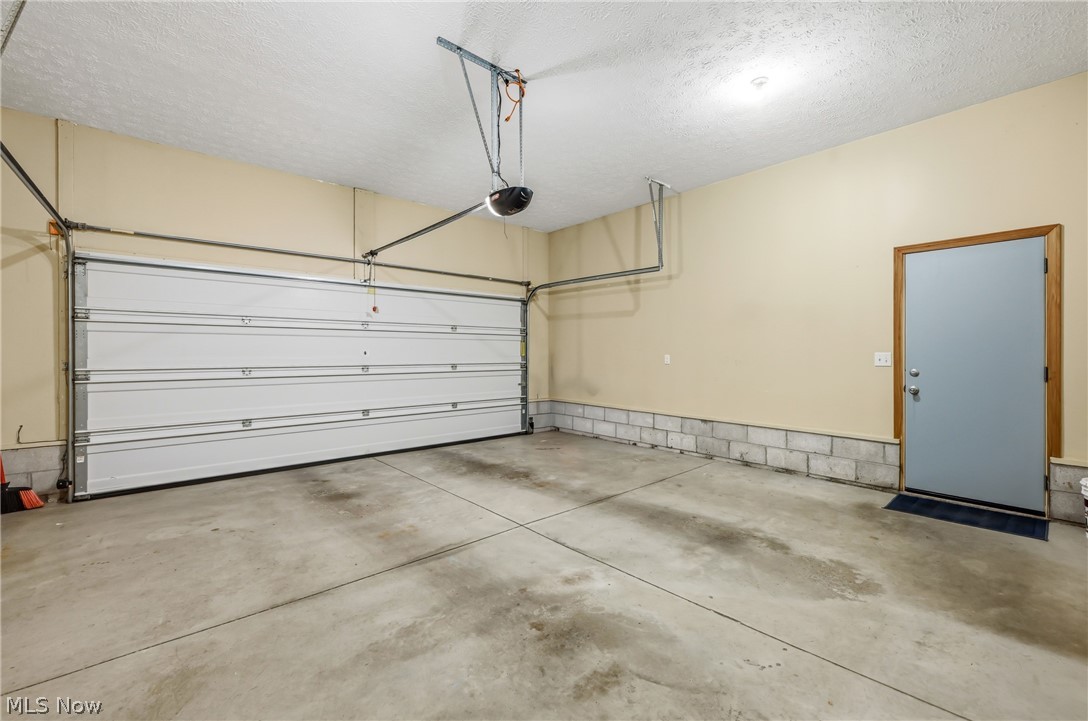 2930 Selkirk Bush Road Warren, OH 44481 - Photo 39 of 50 Attached Garage