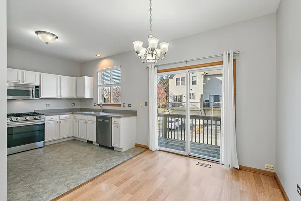 $2,200 | 614 Littleton Trail, Elgin, IL 60120