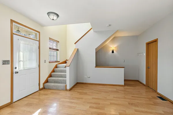 $2,200 | 614 Littleton Trail, Elgin, IL 60120