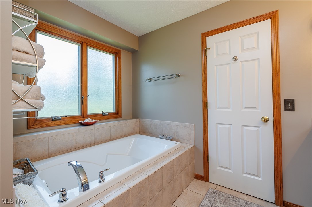40184 Banks Road Grafton, OH 44044 - Photo 21 of 33 Gallery Image 21