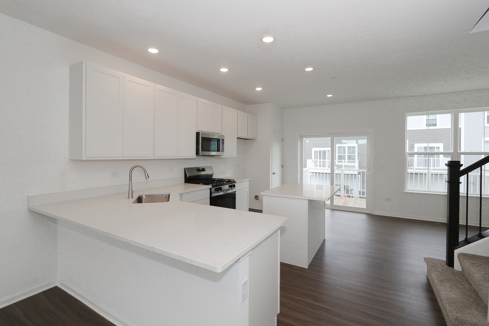 2252 Stonegate Road Algonquin, IL 60102 - Photo 9 of 31