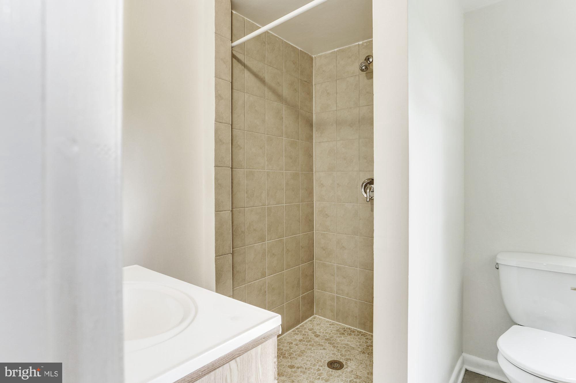 1211 Keithmont Road Baltimore, MD 21228 - Photo 17 of 23 Full Bath