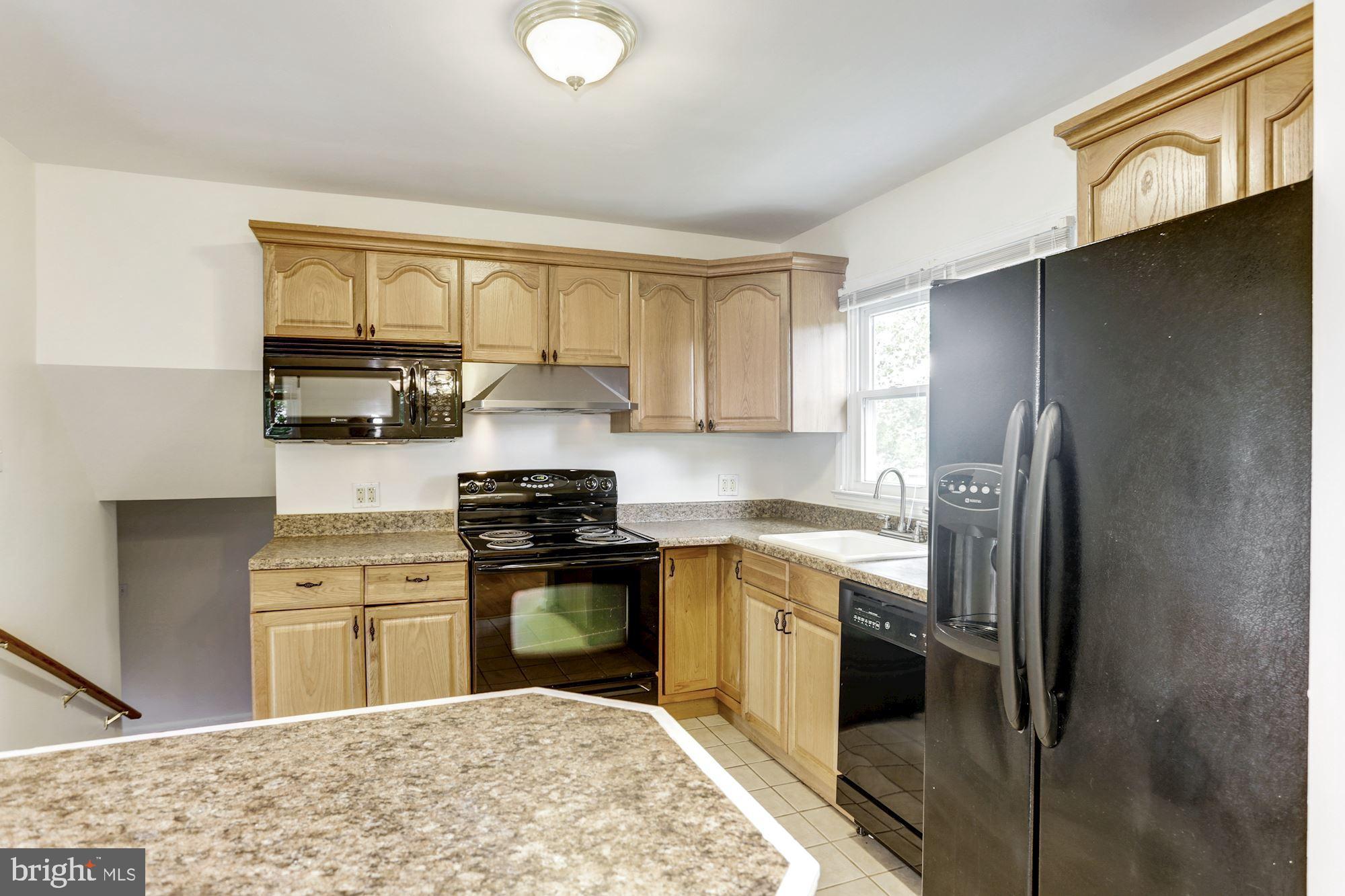 1211 Keithmont Road Baltimore, MD 21228 - Photo 7 of 23 Kitchen