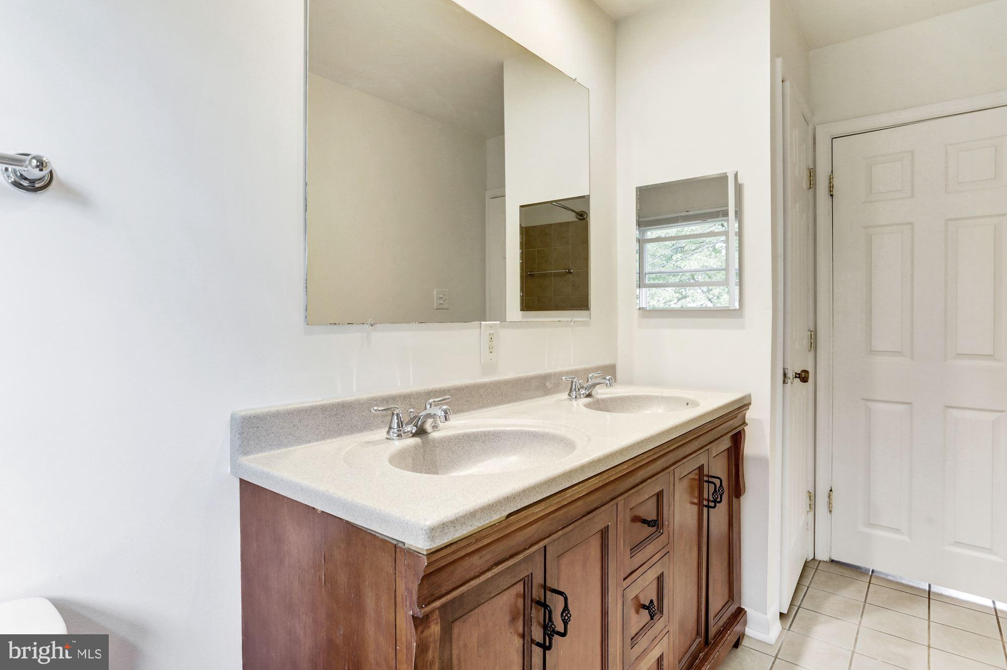 1211 Keithmont Road Baltimore, MD 21228 - Photo 10 of 23 Full Bath