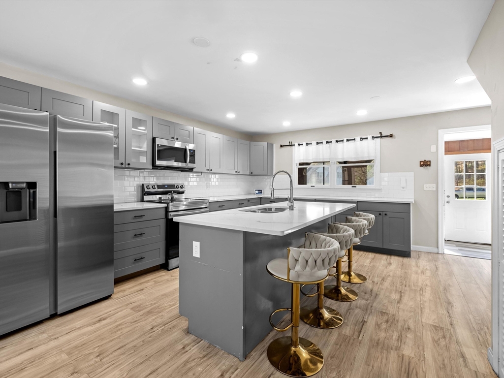 549 Main Street Townsend, MA 01474 - Photo 3 of 42
