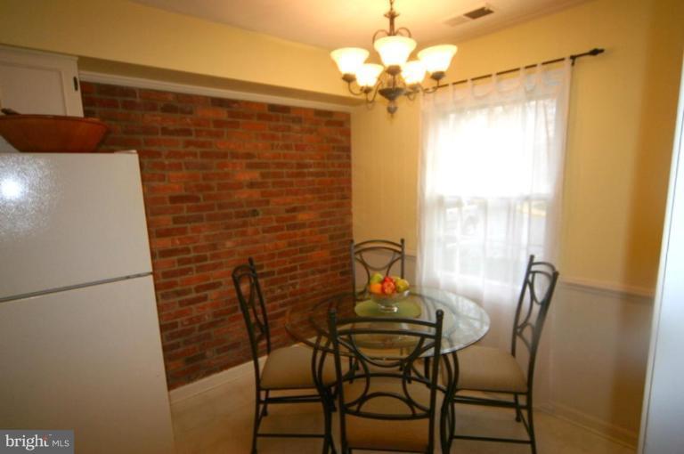 8231 Tory Road, Unit 155 Springfield, VA 22152 - Photo 22 of 22 Bright & inviting Breakfast Area