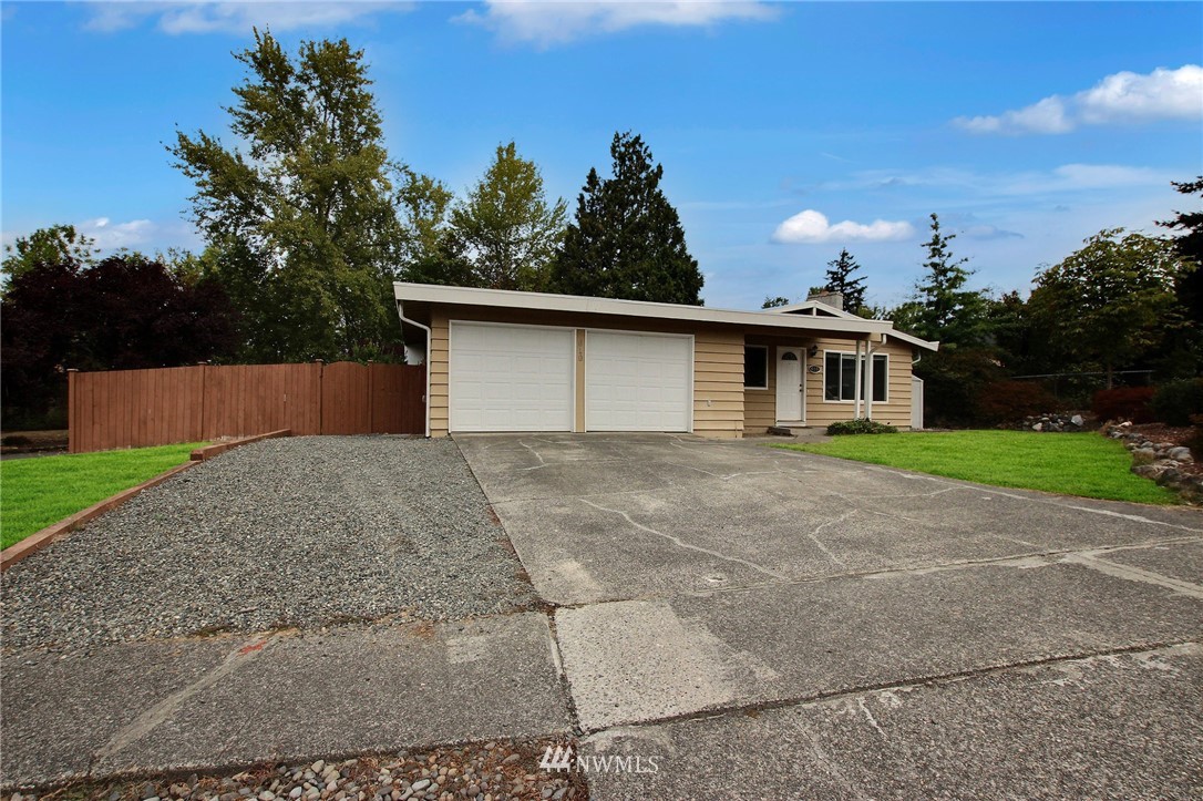 610 South 26th Court Renton, WA 98055 - Photo 2 of 15