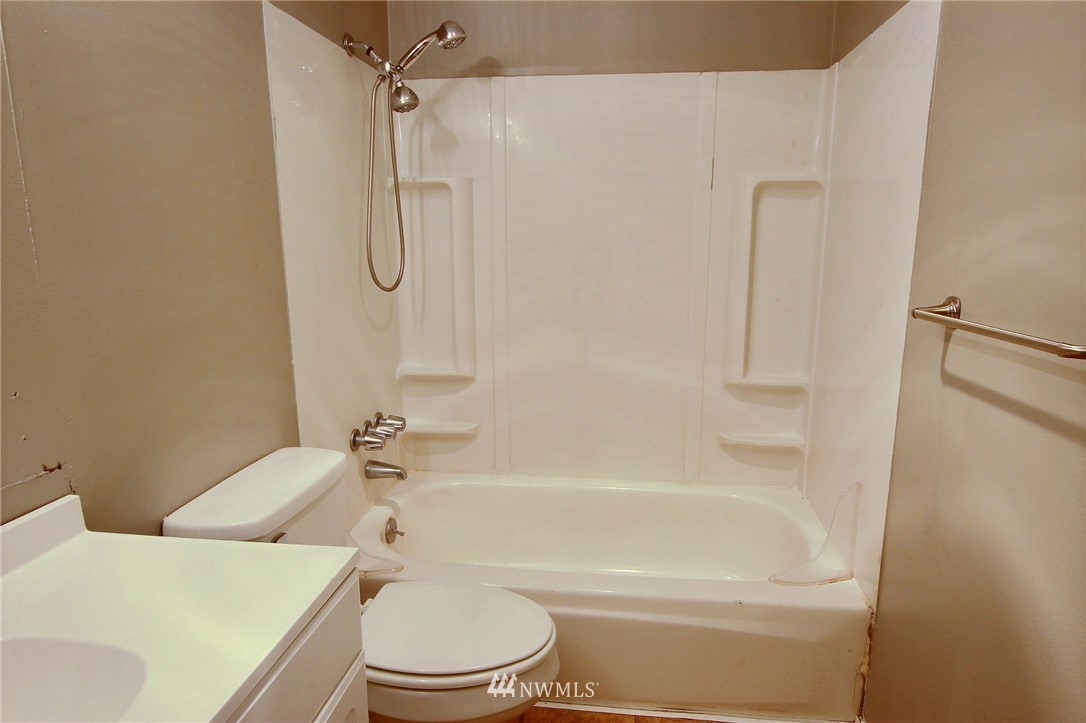 610 South 26th Court Renton, WA 98055 - Photo 12 of 15