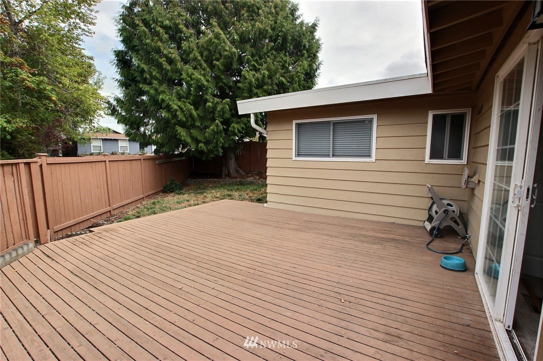 610 South 26th Court Renton, WA 98055 - Photo 14 of 15