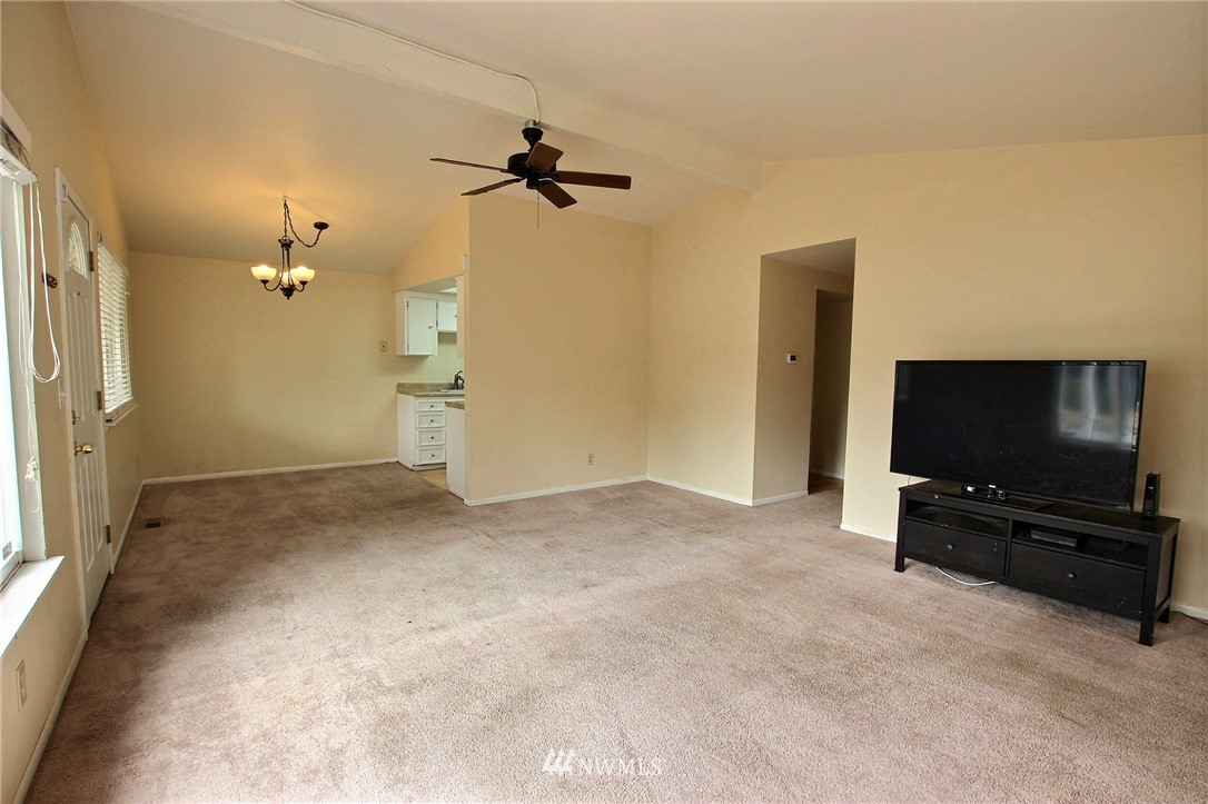 610 South 26th Court Renton, WA 98055 - Photo 4 of 15