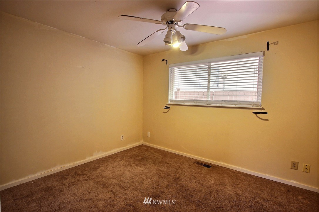 610 South 26th Court Renton, WA 98055 - Photo 8 of 15