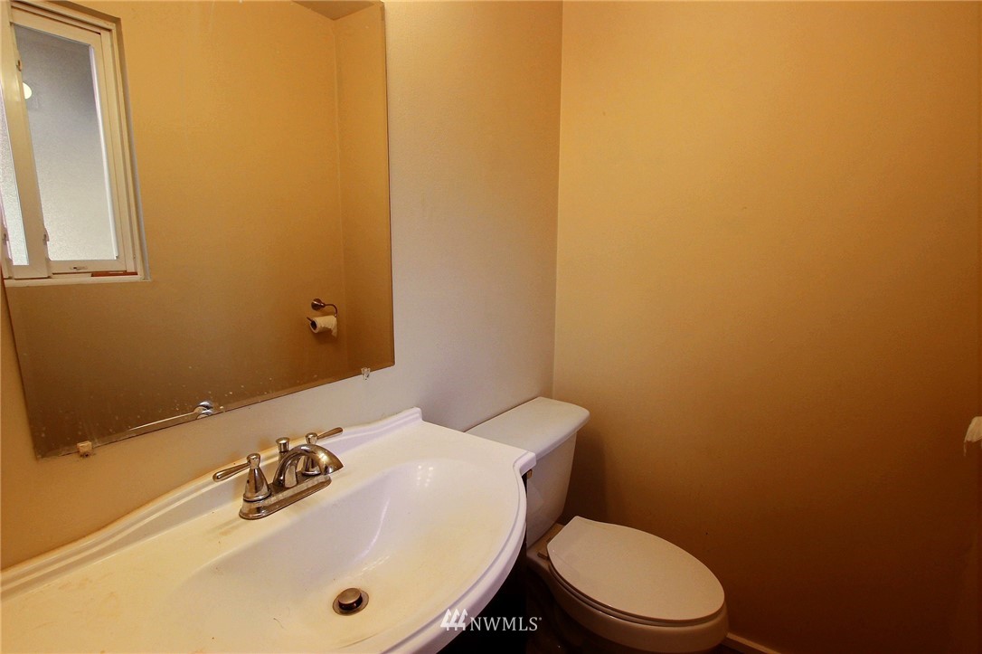 610 South 26th Court Renton, WA 98055 - Photo 10 of 15