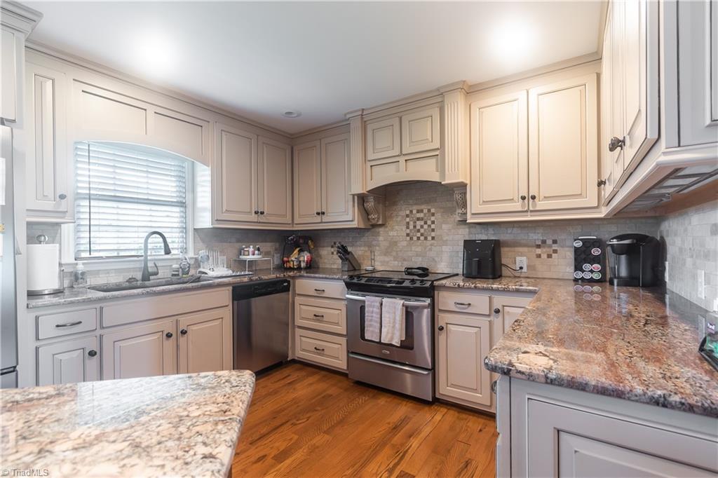 687 Red Brush Road Mount Airy, NC 27030 - Photo 3 of 30 Gallery Image 3