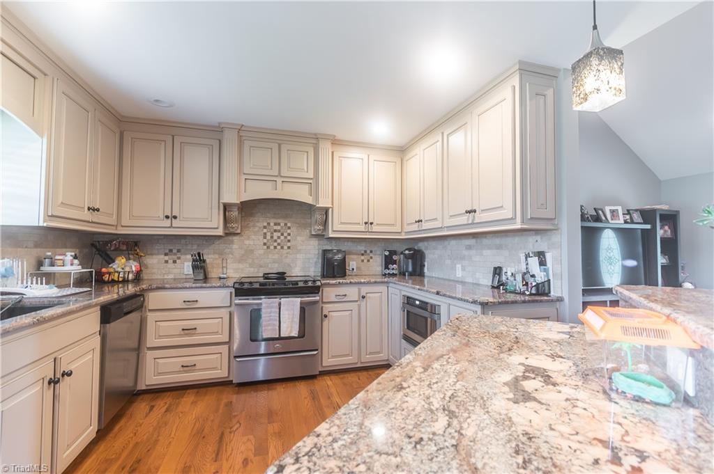 687 Red Brush Road Mount Airy, NC 27030 - Photo 4 of 30 Gallery Image 4