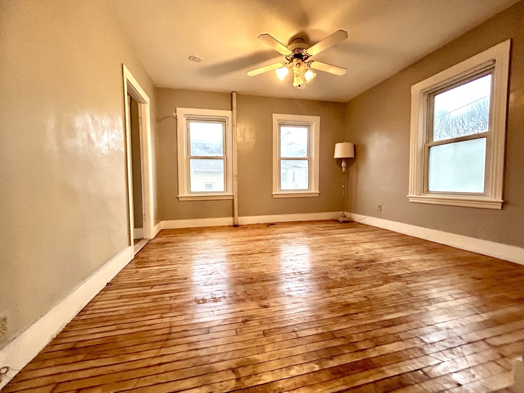 4 Oswald Street Worcester, MA 01607 - Photo 3 of 27 Gallery Image 3