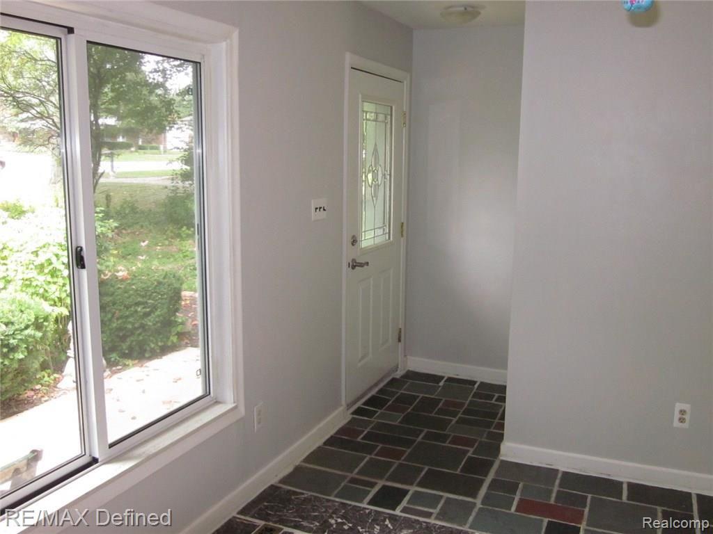 147 Old Perch Road Rochester Hills, MI 48309 - Photo 6 of 31