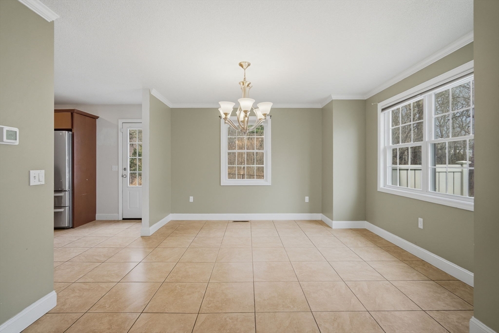 70 Hartwick Street Springfield, MA 01108 - Photo 12 of 41