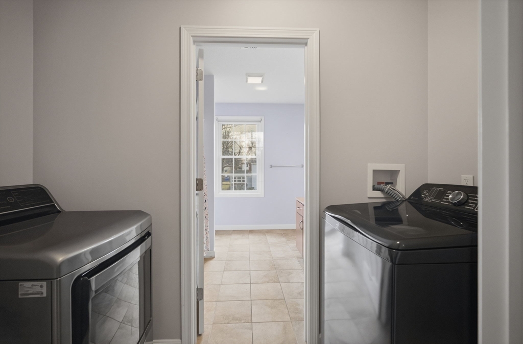 70 Hartwick Street Springfield, MA 01108 - Photo 25 of 41