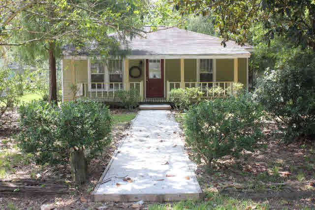 213 West Myrtle Avenue Foley, AL 36535 - Photo 1 of 12