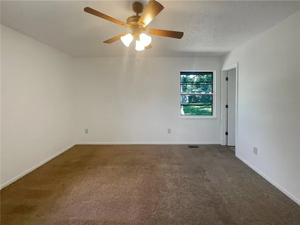 $275,000 | 309 Southeast Shawn Court, Blue Springs, MO 64014