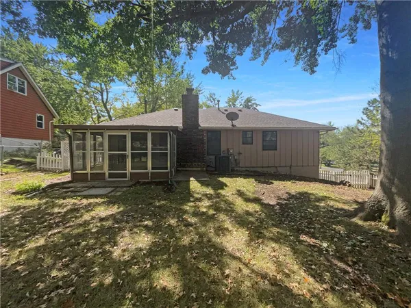 $275,000 | 309 Southeast Shawn Court, Blue Springs, MO 64014