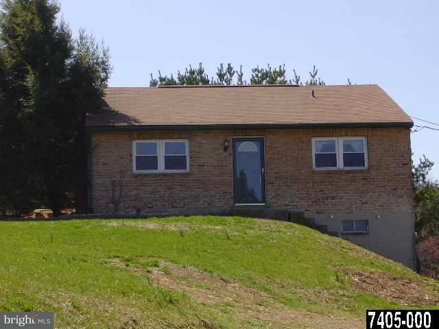 9786 Orchard Road Spring Grove, PA 17362 - Photo 3 of 6