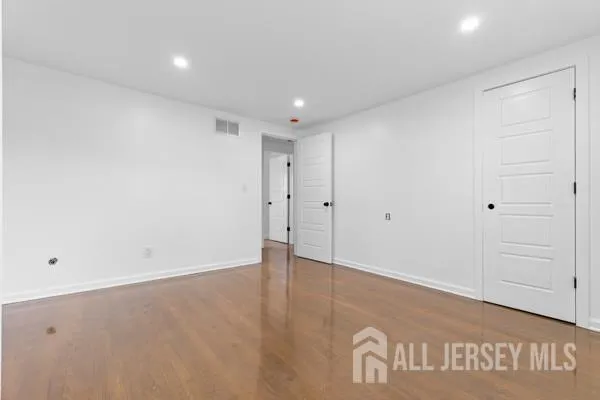 $678,000 | 124 Dunbar Avenue, Fords, NJ 08863