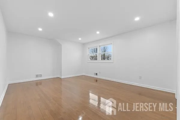 $678,000 | 124 Dunbar Avenue, Fords, NJ 08863