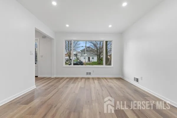 $678,000 | 124 Dunbar Avenue, Fords, NJ 08863