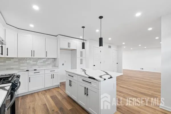 $678,000 | 124 Dunbar Avenue, Fords, NJ 08863