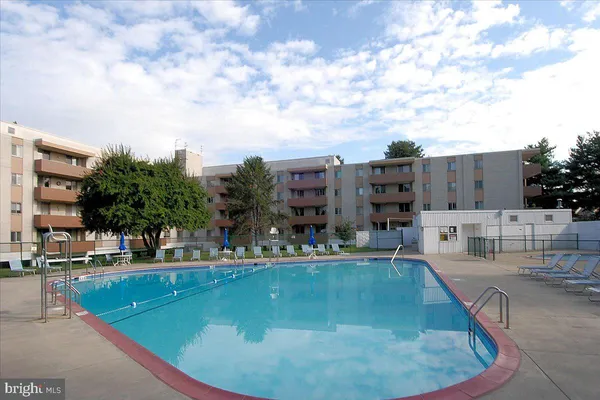 $199,000 | 7501 Democracy Boulevard, Unit B222, Bethesda, MD 20817
