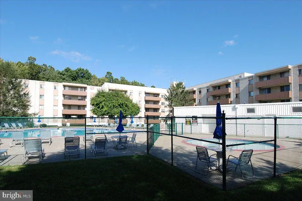 $199,000 | 7501 Democracy Boulevard, Unit B222, Bethesda, MD 20817