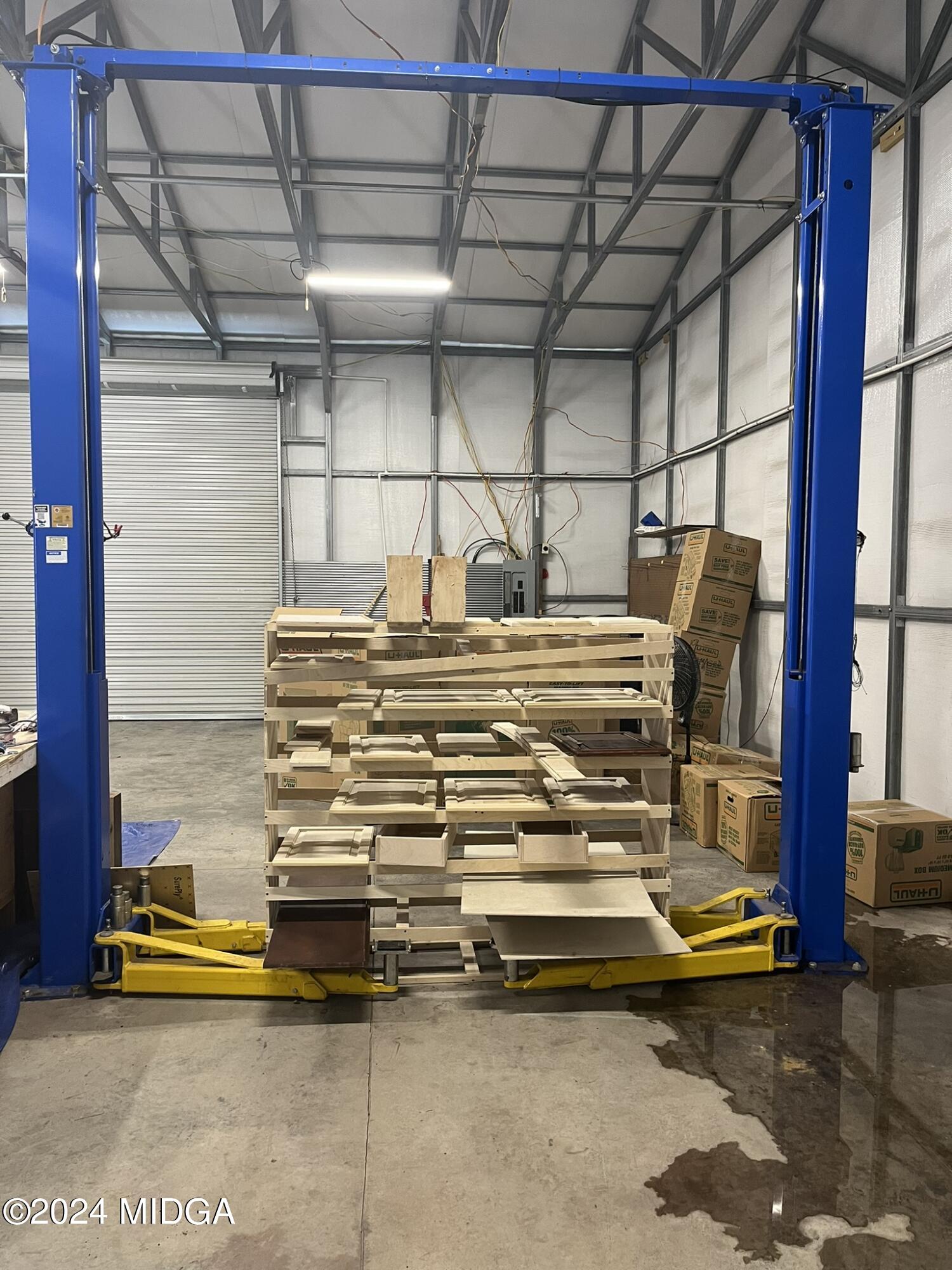 381 Elam Street Gordon, GA 31031 - Photo 15 of 28 car lift