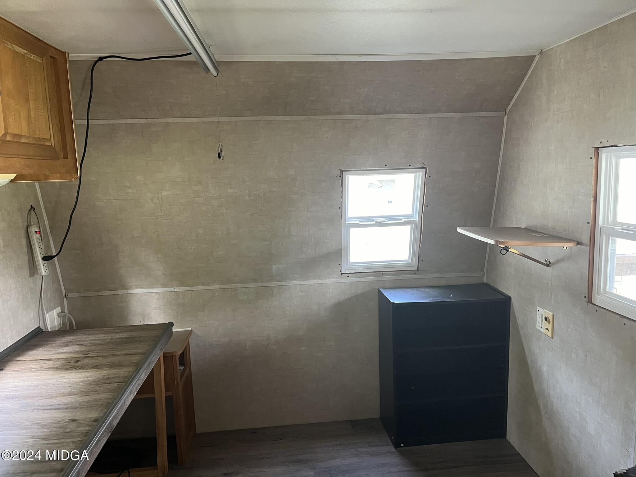 381 Elam Street Gordon, GA 31031 - Photo 21 of 28 office area