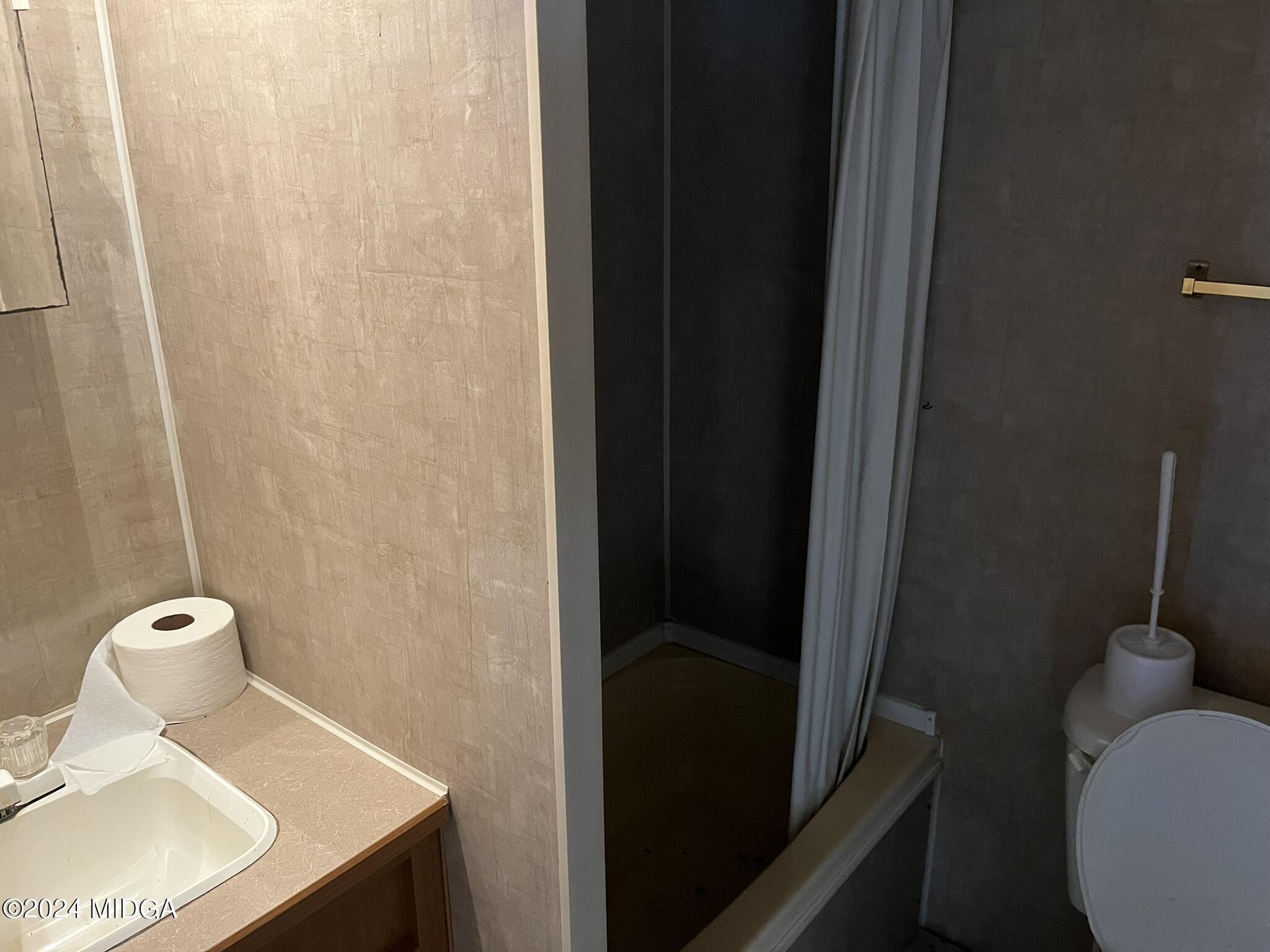 381 Elam Street Gordon, GA 31031 - Photo 22 of 28 bathroom in office